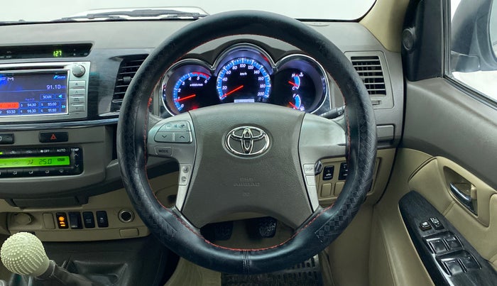 2012 Toyota Fortuner 3.0 MT 4X4, Diesel, Manual, 1,85,354 km, Steering Wheel Close Up