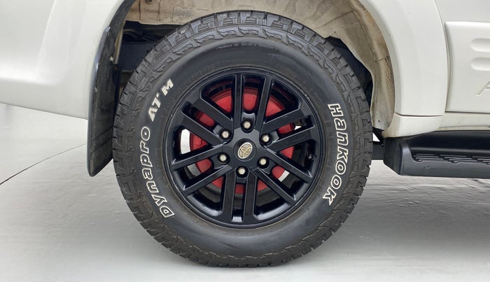2012 Toyota Fortuner 3.0 MT 4X4, Diesel, Manual, 1,85,354 km, Right Rear Wheel