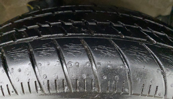 2017 Maruti Celerio ZXI D, Petrol, Manual, 16,596 km, Right Rear Tyre Tread