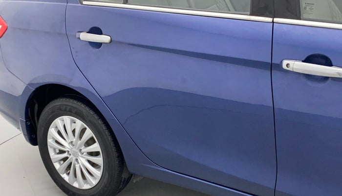 2018 Maruti Ciaz DELTA 1.5 SHVS MT PETROL, Petrol, Manual, 64,486 km, Right rear door - Minor scratches