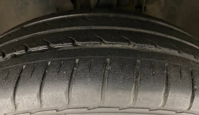2012 Volkswagen Polo HIGHLINE1.2L DIESEL, Diesel, Manual, 85,034 km, Left Front Tyre Tread