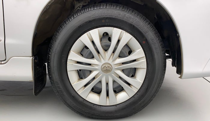 2014 Toyota Innova 2.5 GX 7 STR LIMITED EDITION, Diesel, Manual, 85,512 km, Right Front Wheel