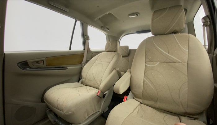 2014 Toyota Innova 2.5 GX 7 STR LIMITED EDITION, Diesel, Manual, 85,512 km, Reclining Back Row Seats
