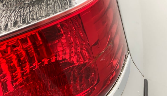 2014 Toyota Innova 2.5 GX 7 STR LIMITED EDITION, Diesel, Manual, 85,512 km, Right tail light - Minor damage
