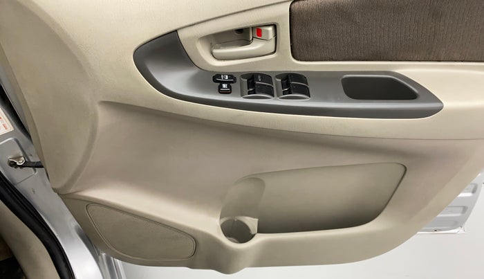 2014 Toyota Innova 2.5 GX 7 STR LIMITED EDITION, Diesel, Manual, 85,512 km, Driver Side Door Panels Control