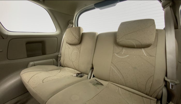 2014 Toyota Innova 2.5 GX 7 STR LIMITED EDITION, Diesel, Manual, 85,512 km, Third Seat Row ( optional )