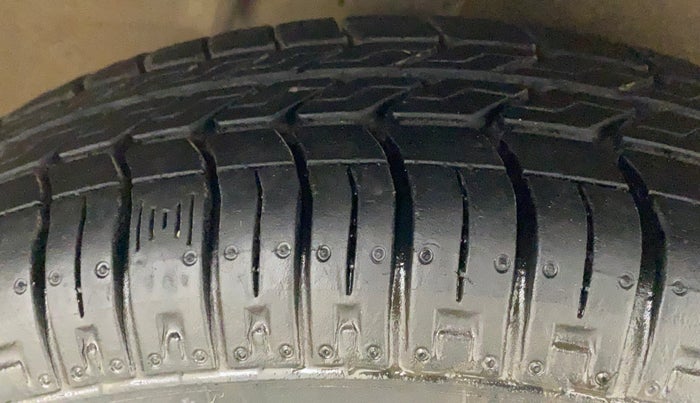2017 Maruti Alto 800 LXI, Petrol, Manual, 25,868 km, Right Front Tyre Tread