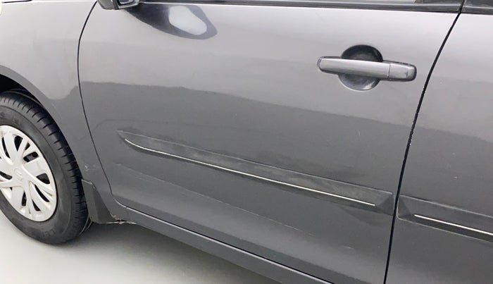 2015 Maruti Swift VXI, Petrol, Manual, 73,246 km, Front passenger door - Minor scratches