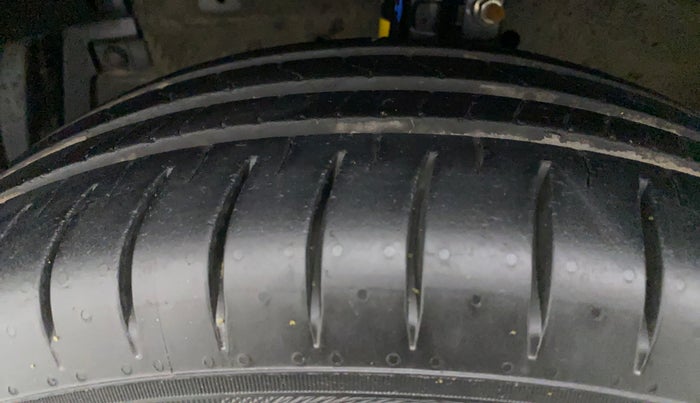 2015 Maruti Swift VXI, Petrol, Manual, 73,246 km, Left Front Tyre Tread