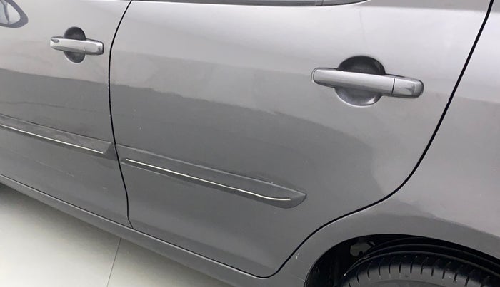 2015 Maruti Swift VXI, Petrol, Manual, 73,246 km, Rear left door - Minor scratches