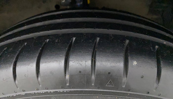 2015 Maruti Swift VXI, Petrol, Manual, 73,246 km, Right Front Tyre Tread