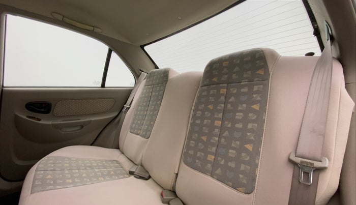 2010 Hyundai Accent EXECUTIVE GLE, Petrol, Manual, 33,370 km, Right Side Rear Door Cabin