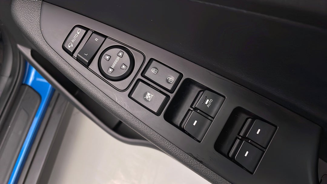 2020 Hyundai Tucson Active (2wd), Automatic, 33490 km, Drivers Side Door Panel Controls