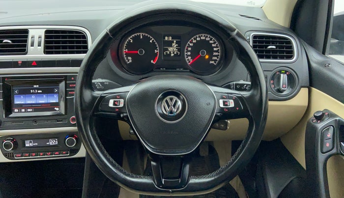 2016 Volkswagen Ameo HIGHLINE 1.5, Diesel, Manual, 42,972 km, Steering Wheel Close-up