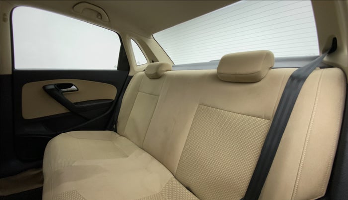 2016 Volkswagen Ameo HIGHLINE 1.5, Diesel, Manual, 42,972 km, Right Side Door Cabin View
