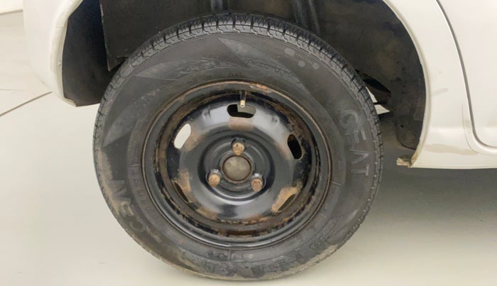 2016 Datsun Redi Go T (O), Petrol, Manual, 39,586 km, Right Rear Wheel