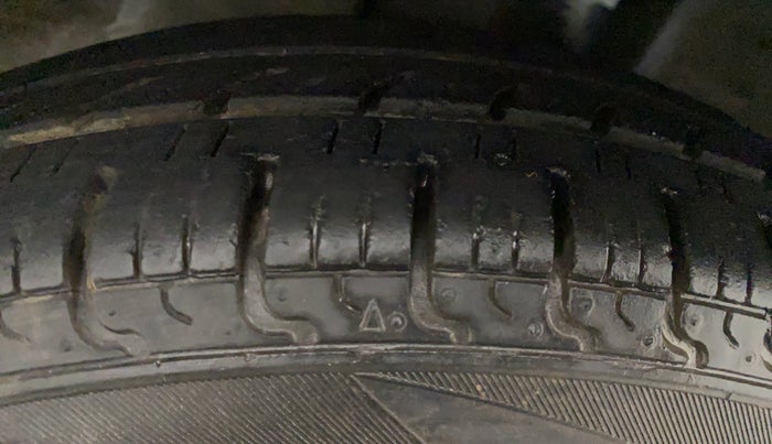2016 Datsun Redi Go T (O), Petrol, Manual, 39,586 km, Right Rear Tyre Tread