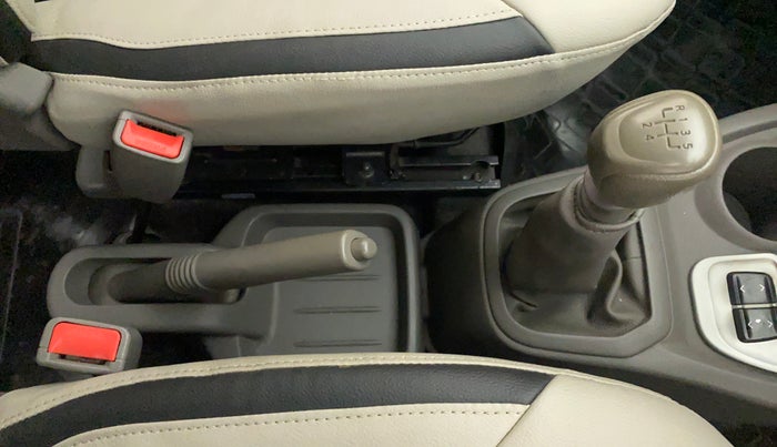 2016 Datsun Redi Go T (O), Petrol, Manual, 39,586 km, Gear Lever