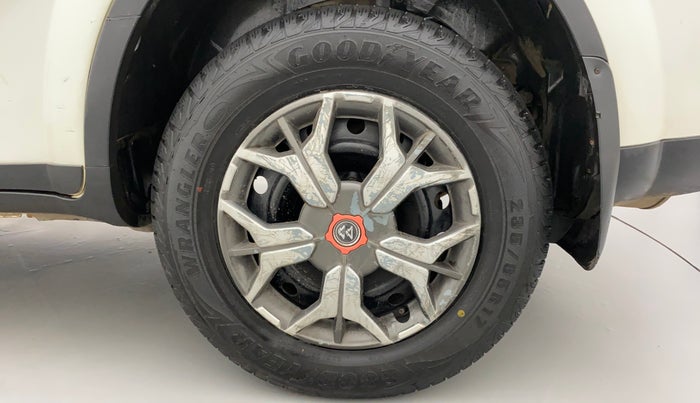 2017 Mahindra XUV500 W6, Diesel, Manual, 91,168 km, Left Rear Wheel