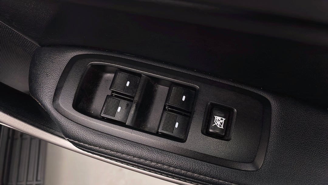 2019 Ford Everest Trend (rwd 7 Seat), Automatic, 93040 km, Drivers Side Door Panel Controls