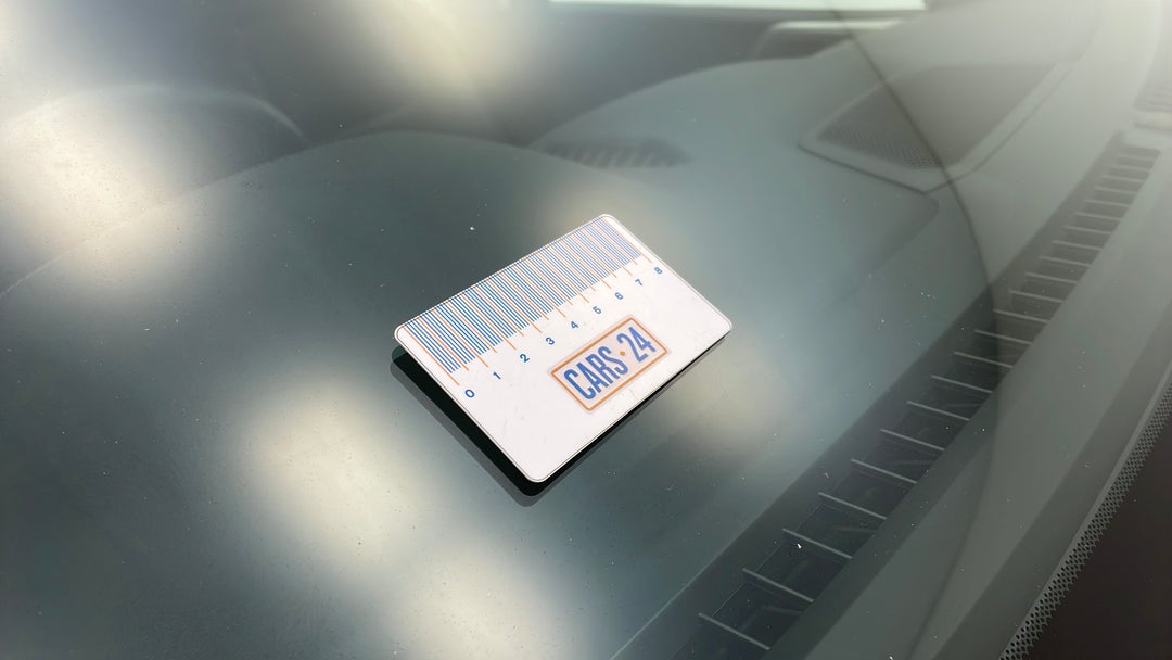 2019 Ford Everest Trend (rwd 7 Seat), Automatic, 93040 km, Windshield Front Chip