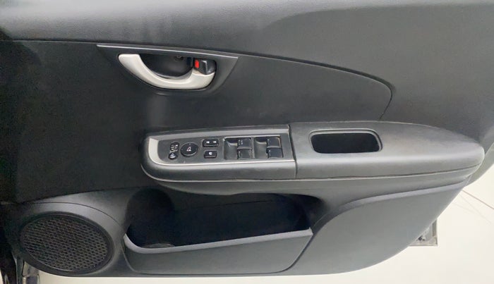 2017 Honda BR-V 1.5L I-VTEC V, Petrol, Manual, 1,04,034 km, Driver Side Door Panels Control