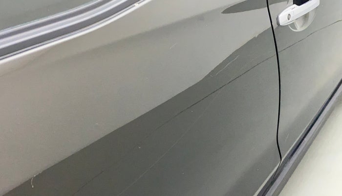 2017 Honda BR-V 1.5L I-VTEC V, Petrol, Manual, 1,04,034 km, Right rear door - Minor scratches