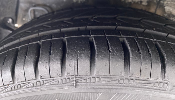 2018 Hyundai Xcent SX 1.2, Petrol, Manual, 13,954 km, Right Rear Tyre Tread