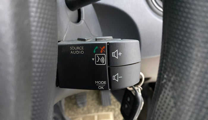 2016 Renault Duster 110 PS RXZ DIESEL, Diesel, Manual, 93,415 km, Steering wheel - Phone control not functional