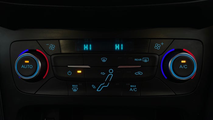 FORD FOCUS-Automatic Climate Control