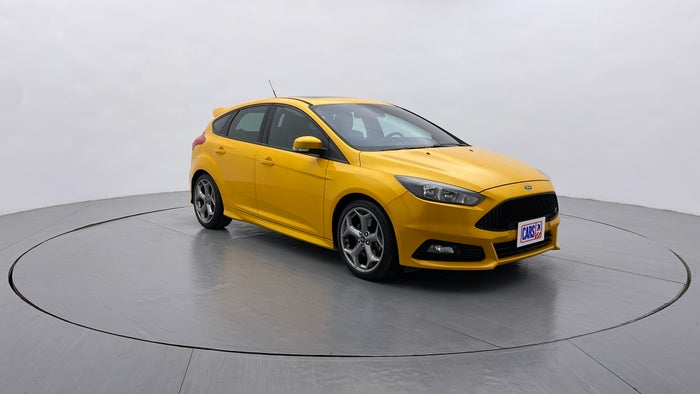 FORD FOCUS-Right Front Diagonal (45- Degree) View