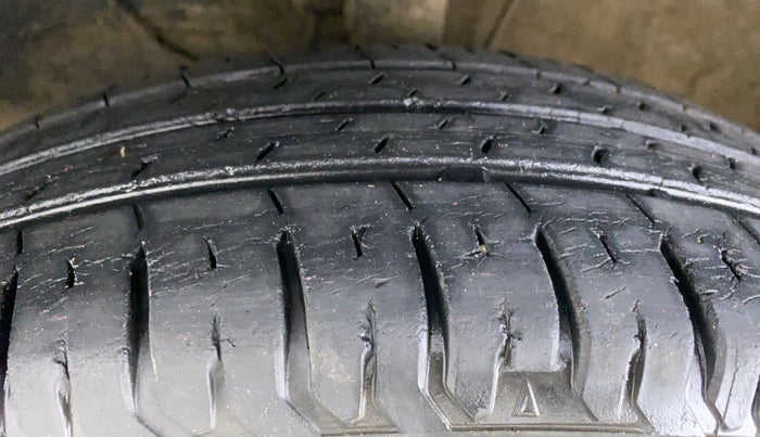 2017 Maruti Dzire VXI, Petrol, Manual, 31,901 km, Left Front Tyre Tread