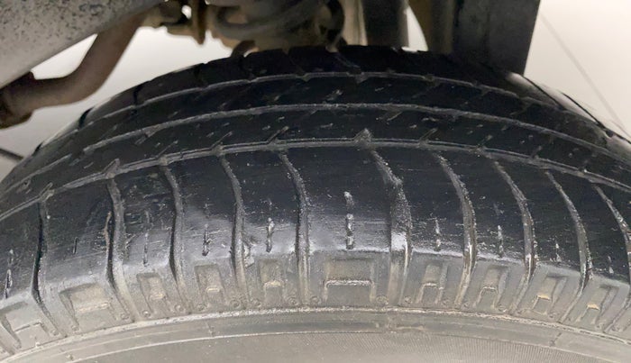 2018 Maruti Eeco 5 STR WITH A/C+HTR, Petrol, Manual, 37,206 km, Left Rear Tyre Tread
