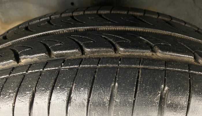 2014 Hyundai Santro Xing GLS, Petrol, Manual, 77,587 km, Left Front Tyre Tread