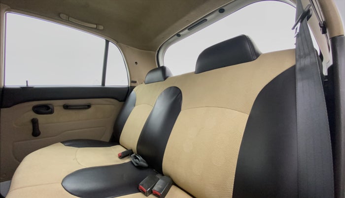 2014 Hyundai Santro Xing GLS, Petrol, Manual, 77,587 km, Right Side Rear Door Cabin