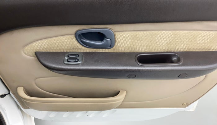 2014 Hyundai Santro Xing GLS, Petrol, Manual, 77,587 km, Driver Side Door Panels Control