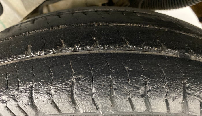2014 Hyundai Santro Xing GLS, Petrol, Manual, 77,587 km, Left Rear Tyre Tread