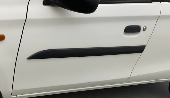2018 Maruti Alto K10 VXI, Petrol, Manual, 24,914 km, Front passenger door - Slight discoloration