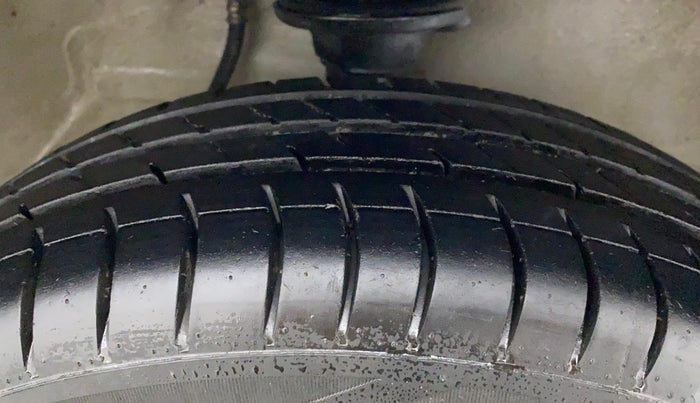 2018 Maruti Alto K10 VXI, Petrol, Manual, 24,914 km, Right Front Tyre Tread