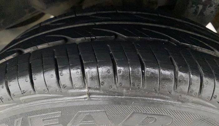 2015 Hyundai Eon ERA +, Petrol, Manual, 59,721 km, Left Rear Tyre Tread