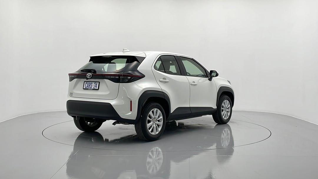 Right Back Diagonal (45- Degree) View