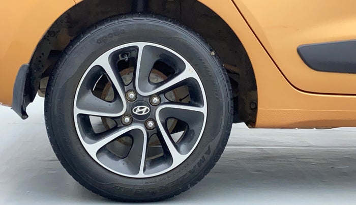 2017 Hyundai Grand i10 ASTA 1.2 VTVT, Petrol, Manual, 27,891 km, Right Rear Wheel