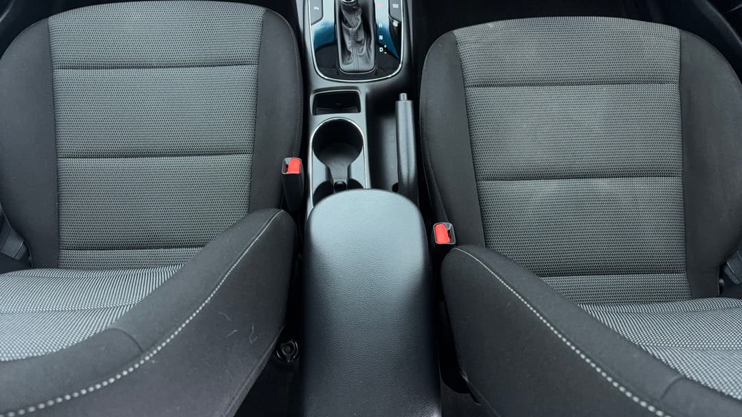 2016 Kia Cerato S, Automatic, 53014 km, Center Console