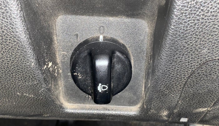 2017 Renault Duster RXS CVT 106 PS, Petrol, Automatic, 94,423 km, Dashboard - Headlight height adjustment not working