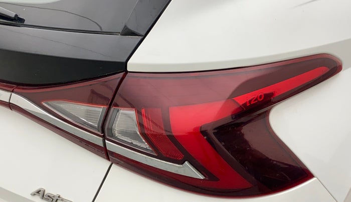 2020 Hyundai NEW I20 ASTA 1.2 AT, Petrol, Automatic, 34,580 km, Right tail light - Minor scratches