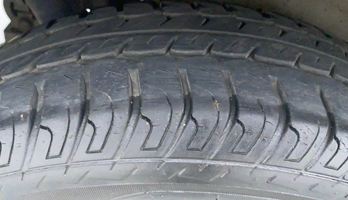 2015 Maruti Wagon R 1.0 VXI, Petrol, Manual, 13,908 km, Right Rear Tyre Tread