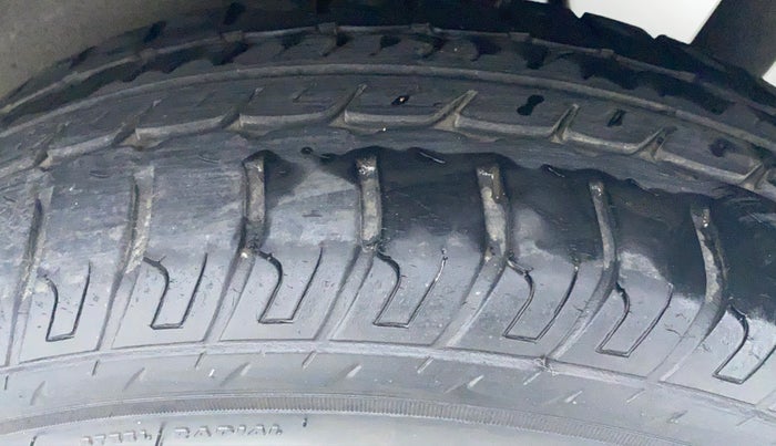 2015 Maruti Wagon R 1.0 VXI, Petrol, Manual, 13,908 km, Left Rear Tyre Tread