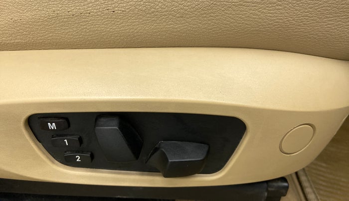 2013 BMW X3 XDRIVE 20D, Diesel, Automatic, 67,468 km, Driver Side Adjustment Panel