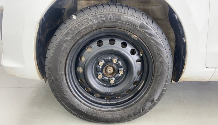 2015 Maruti Ertiga VXI, Petrol, Manual, 48,395 km, Left Front Wheel