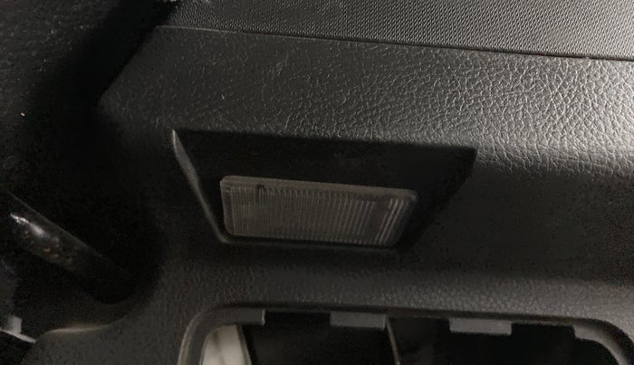 2019 Ford FREESTYLE TITANIUM PLUS 1.2 PETROL, Petrol, Manual, 76,256 km, Dicky (Boot door) - Boot space light has minor damage